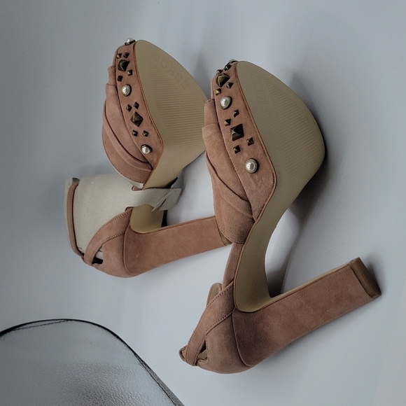 Guess Kenzie2 light pink suede peep toe heels 8.5 - Picture 7 of 11